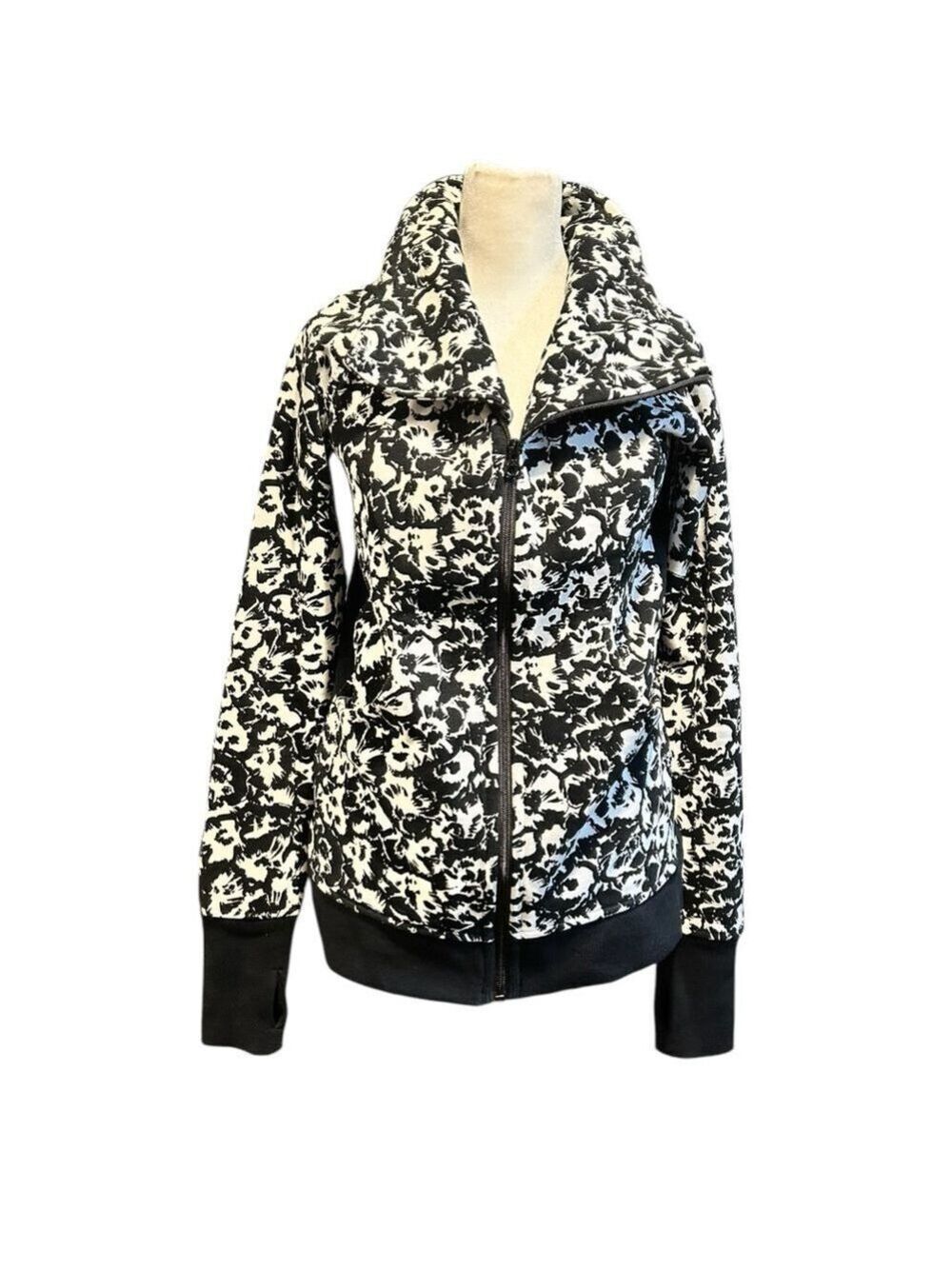 LULULEMON Cozy Cuddle Up Fleur Jacket Size 8 EC